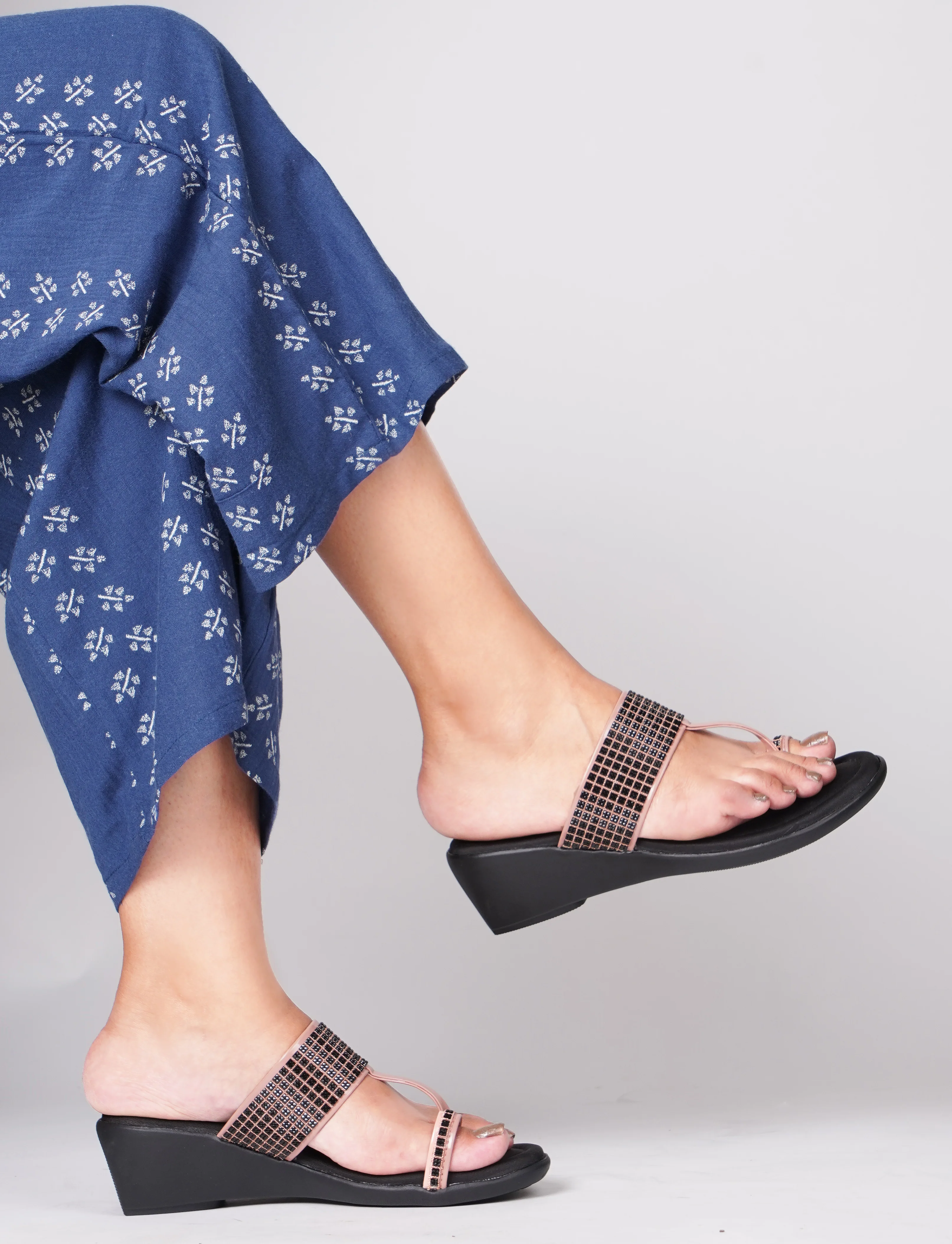 Women Embellished Toe-Ring Wedges - Image 9