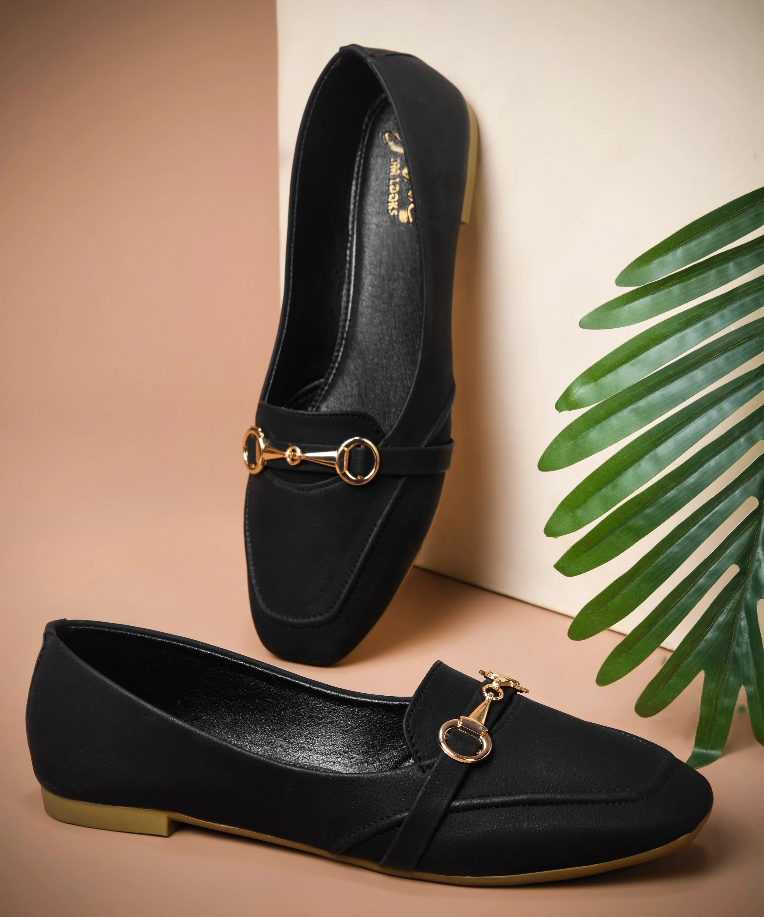 Women Flat Loafers with Metal Horsebit