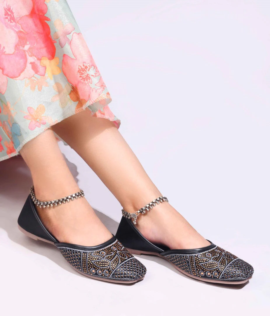JM Looks Women's Embellished Festive Juttis - Image 10
