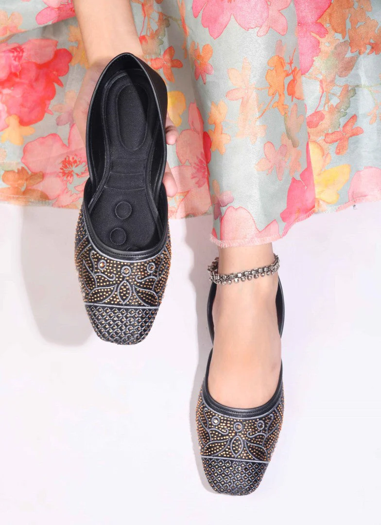 JM Looks Women's Embellished Festive Juttis - Image 9